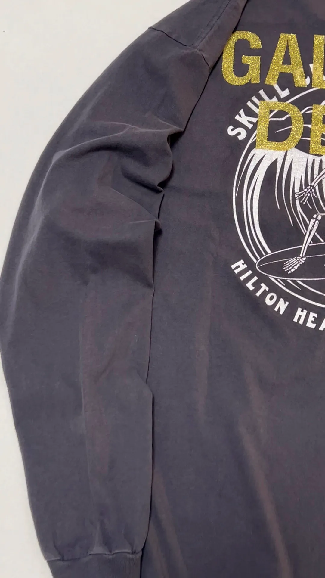 GALLERY DEPT. SKULL CREEK L/S TEE/BLK Glitter skull surf long sleeves, washed black S-XL, genuine development, correct version, garment dyed, washed and distressed, printing has a full sense of distress